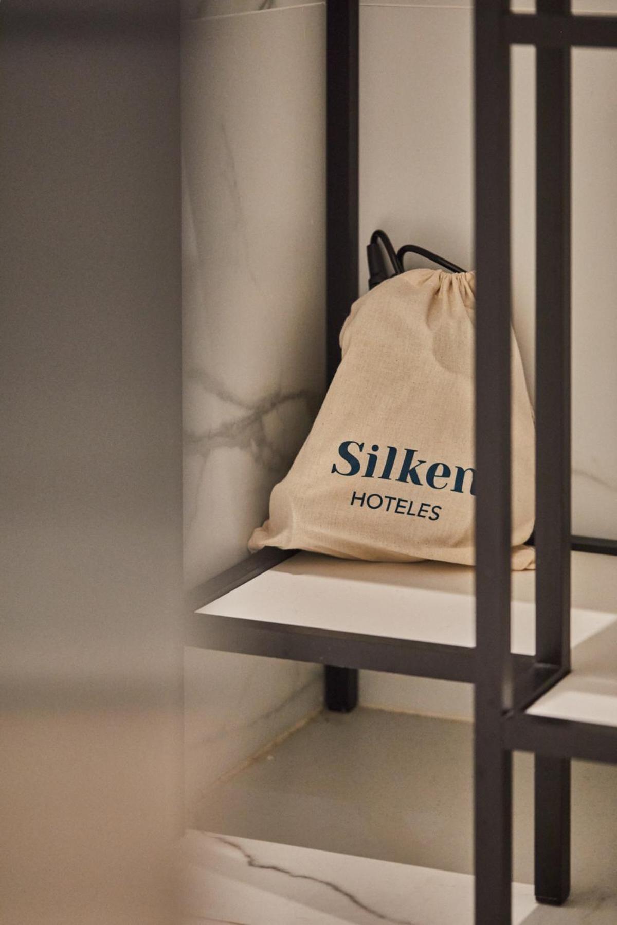 Silken Puerta 4*