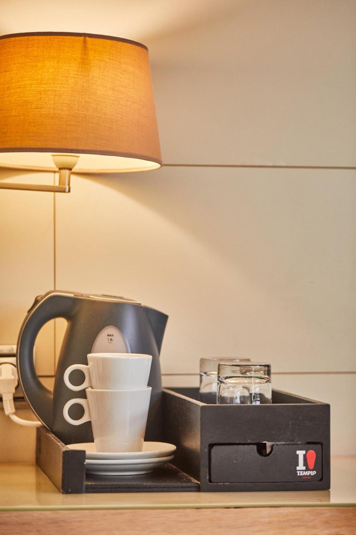 Hotel Silken Puerta 4*