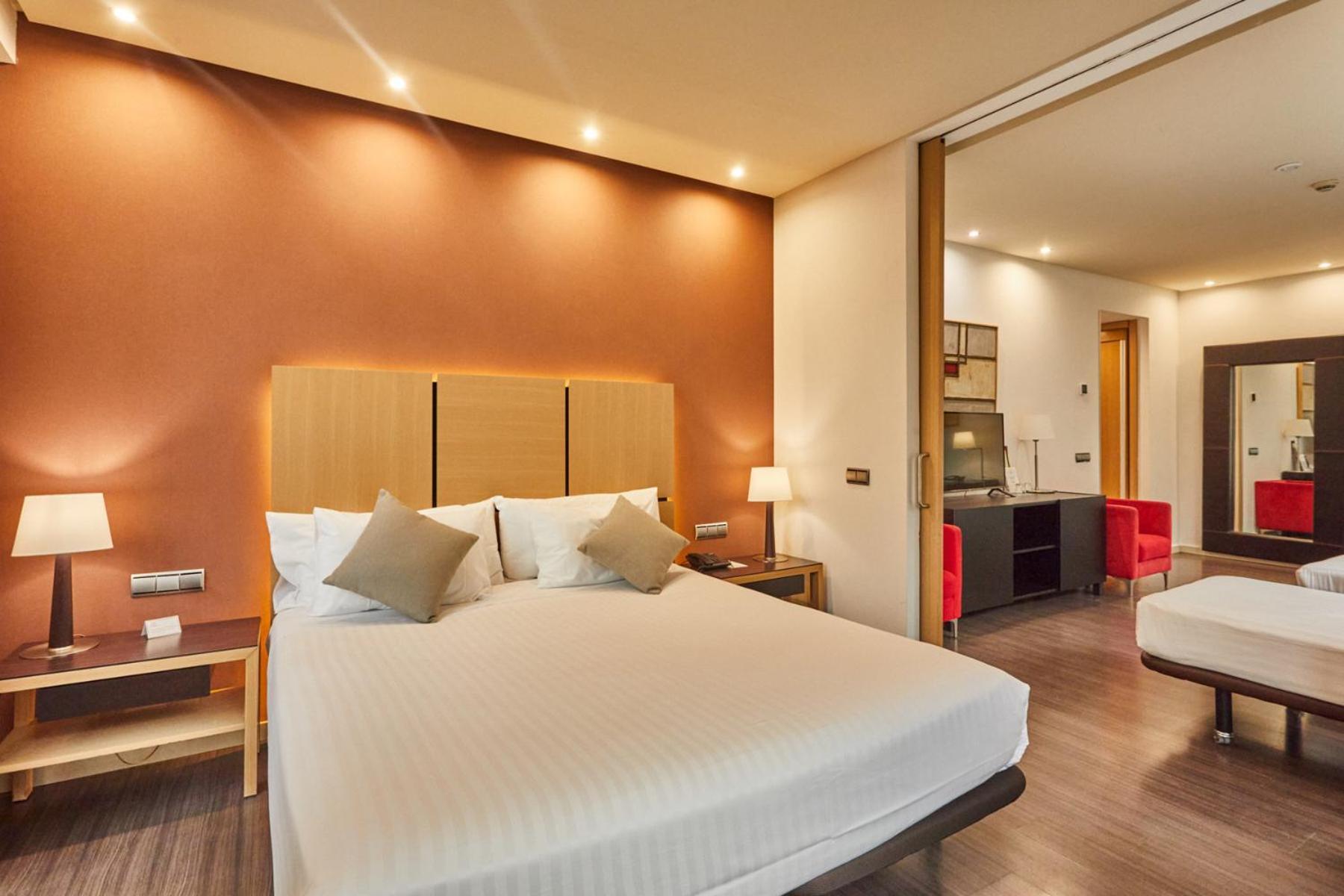 Silken Puerta Hotel 4*